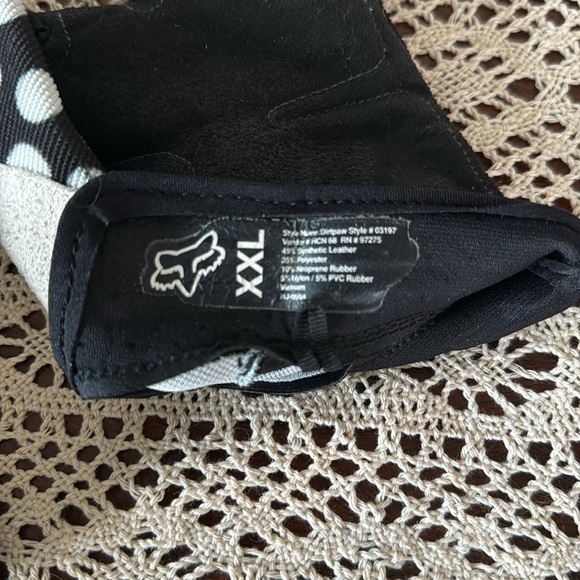 Fox DirtPaw Moto Riding Gloves - Picture 3 of 3